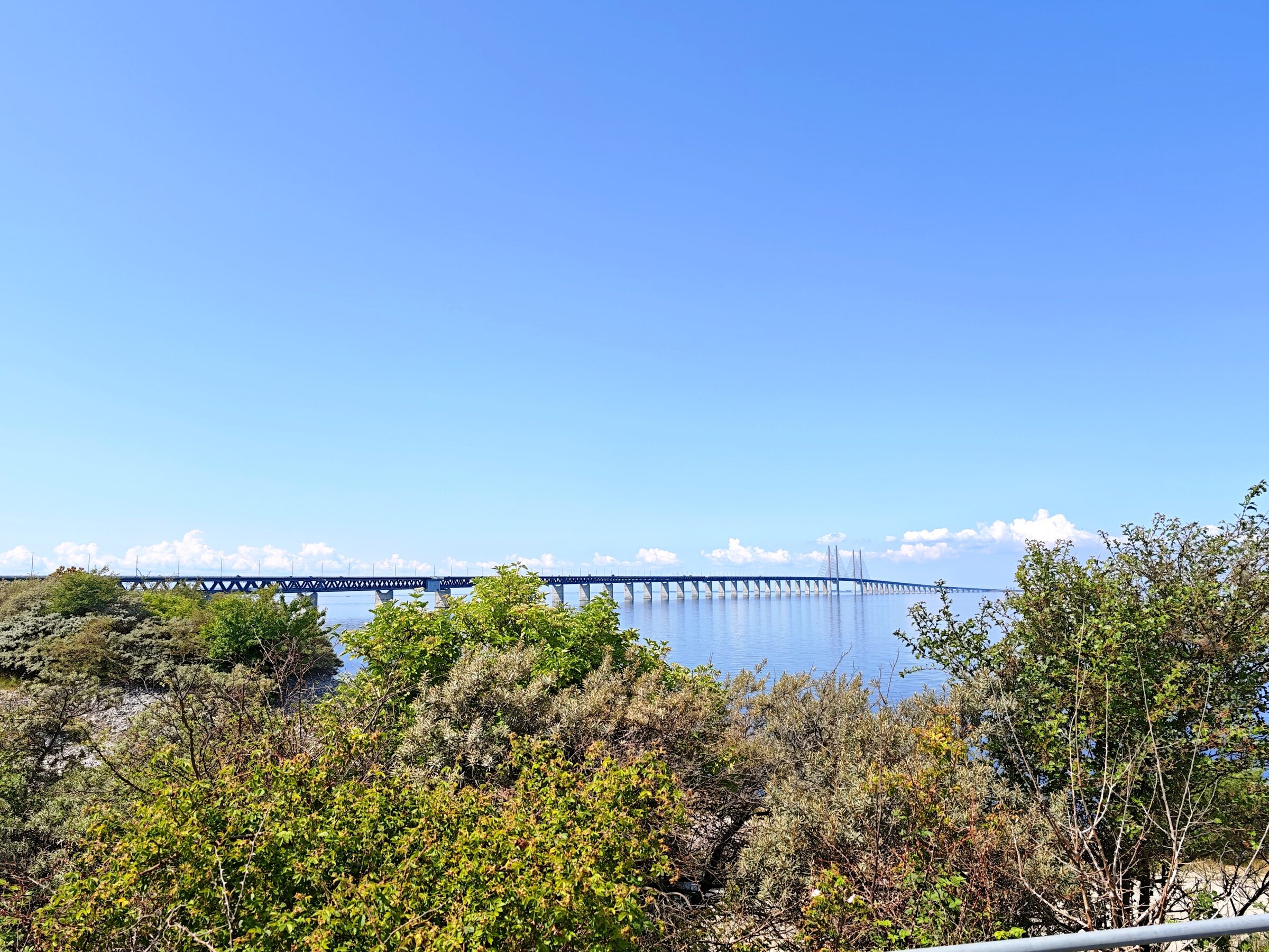 Öresundbrücke bei Tag von Schweden aus gesehen