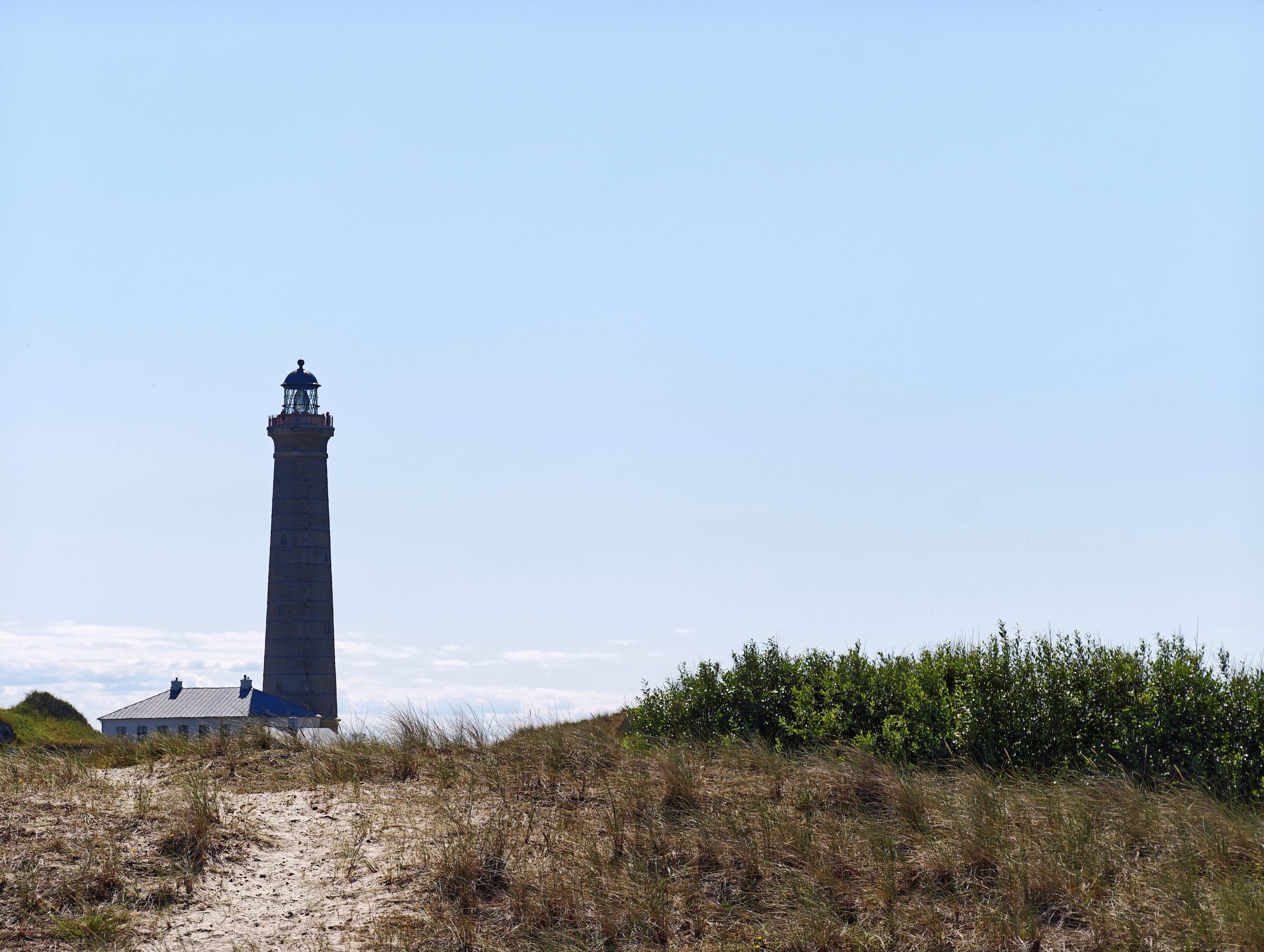 Luftbild der Landspitze Grenen bei Skagen, wo Ostsee und Nordsee zusammentreffen